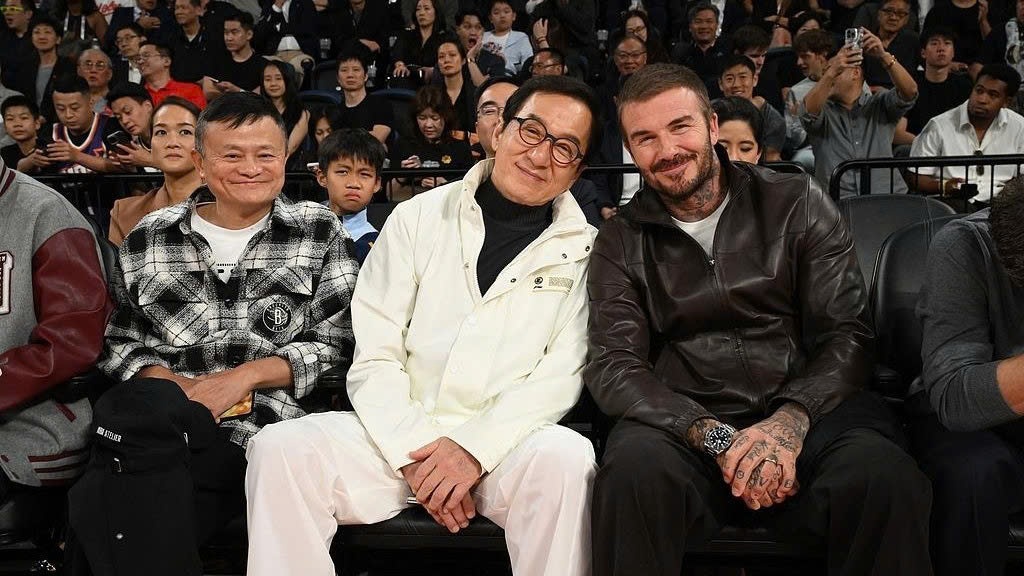 David Beckham xuất bên Thành Long và Jack Ma, gây sốt mạng xã hội - Ảnh 1. David Beckham xuất bên Thành Long và Jack Ma, gây sốt mạng xã hội - Ảnh 1.