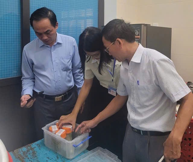 Suất ăn bán trú 25.000 đồng sơ sài: Kiểm điểm rút kinh nghiệm- Ảnh 2. Suất ăn bán trú 25.000 đồng sơ sài: Kiểm điểm rút kinh nghiệm- Ảnh 2.