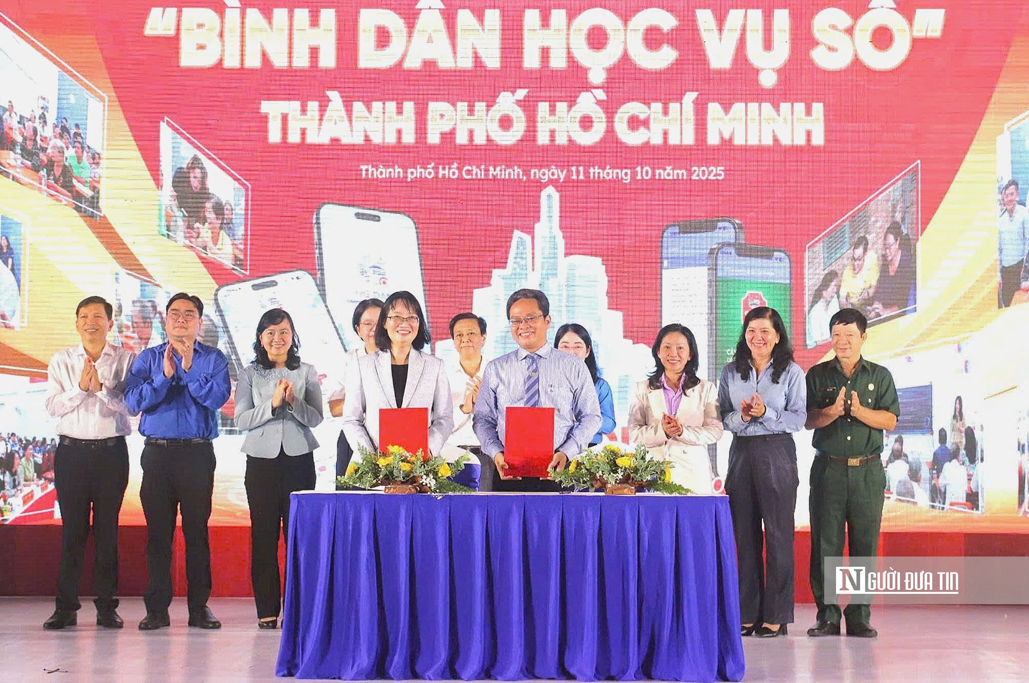 UBND Tp.HCM: “Không ai bị bỏ lại phía sau trong kỷ nguyên số”- Ảnh 2. UBND Tp.HCM: “Không ai bị bỏ lại phía sau trong kỷ nguyên số”- Ảnh 2.