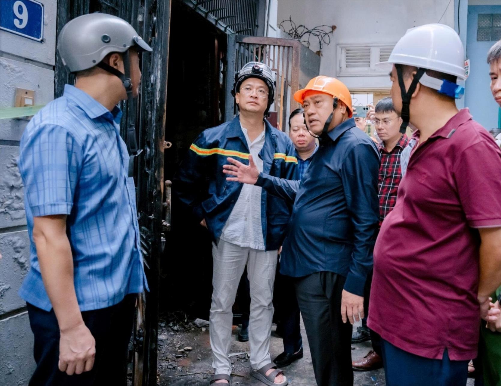 Chủ tịch Hà Nội chỉ đạo khắc phục hậu quả vụ cháy khiến 5 người tử vong- Ảnh 1. Chủ tịch Hà Nội chỉ đạo khắc phục hậu quả vụ cháy khiến 5 người tử vong- Ảnh 1.