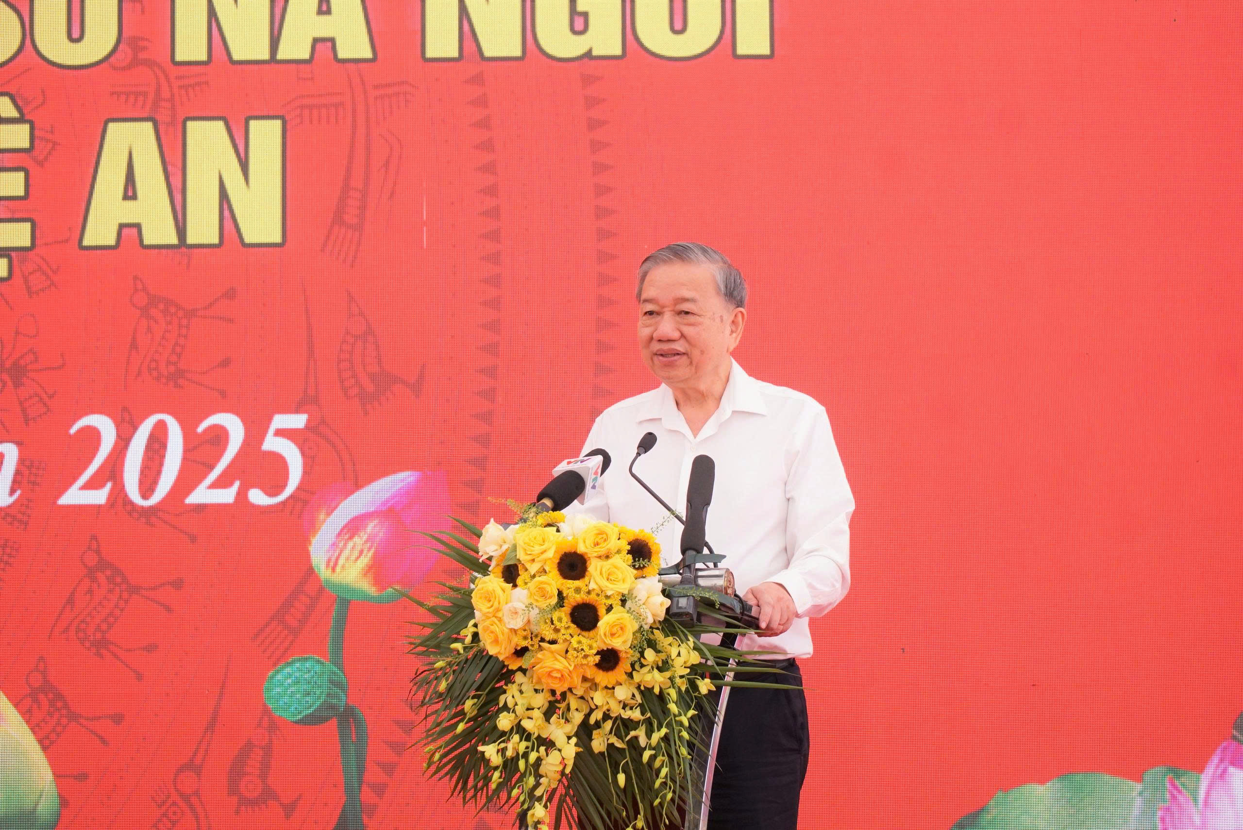 Tổng Bí thư Tô Lâm dự lễ khởi công Trường phổ thông nội trú liên cấp TH và THCS Na Ngoi- Ảnh 2. Tổng Bí thư Tô Lâm dự lễ khởi công Trường phổ thông nội trú liên cấp TH và THCS Na Ngoi- Ảnh 2.