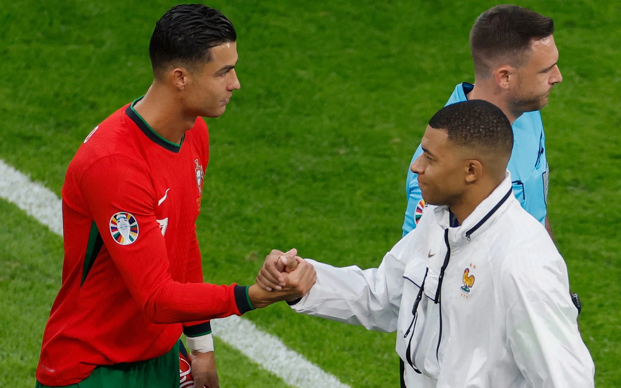 Real Madrid nhắm Haaland là người thay thế Vinicius - Ảnh 2.