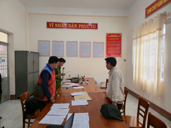 Nhóm nhân viên công ty giao hàng tham ô hơn 400 triệu đồng tiền thu hộ - Ảnh 1.