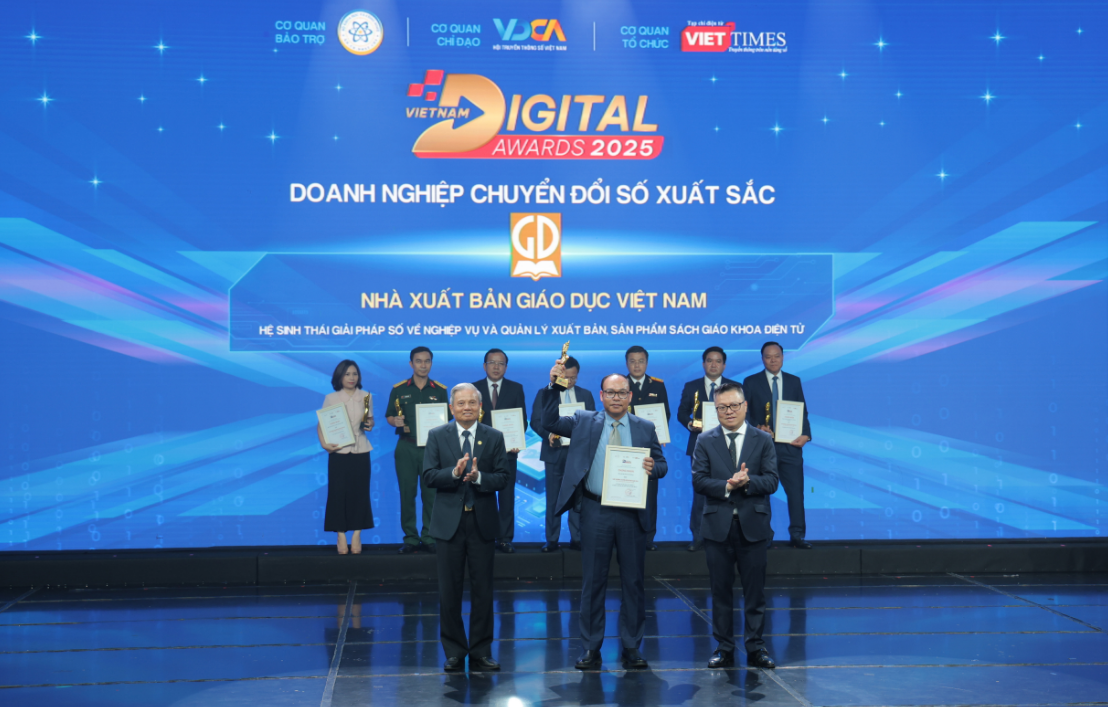 Nhà xuất bản Giáo dục Việt Nam đoạt giải “Doanh nghiệp, đơn vị sự nghiệp chuyển đổi số xuất sắc” - Ảnh 1.