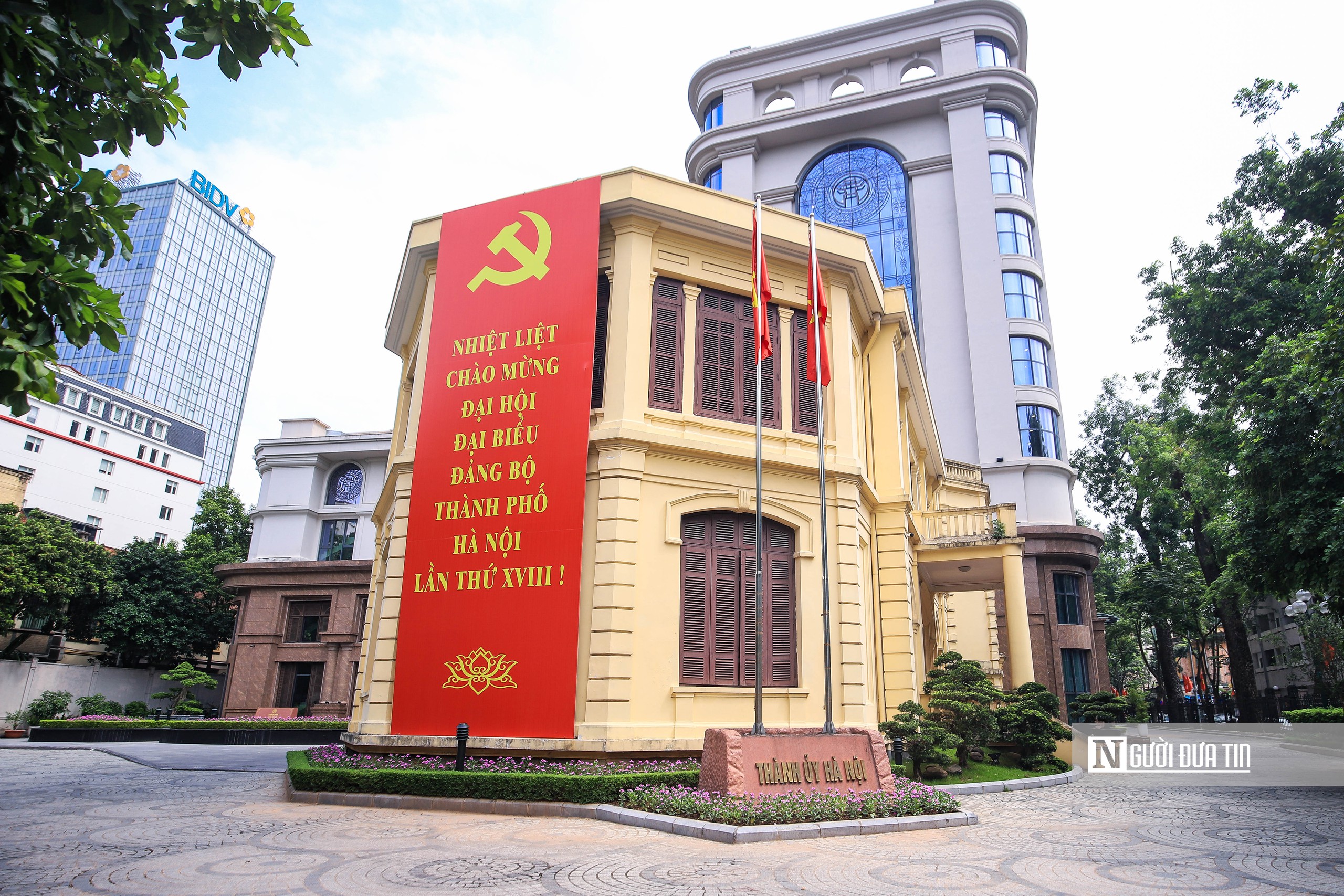 Hà Nội rợp cờ hoa chào mừng Đại hội Đảng bộ Thành phố nhiệm kỳ XVIII - Ảnh 5.