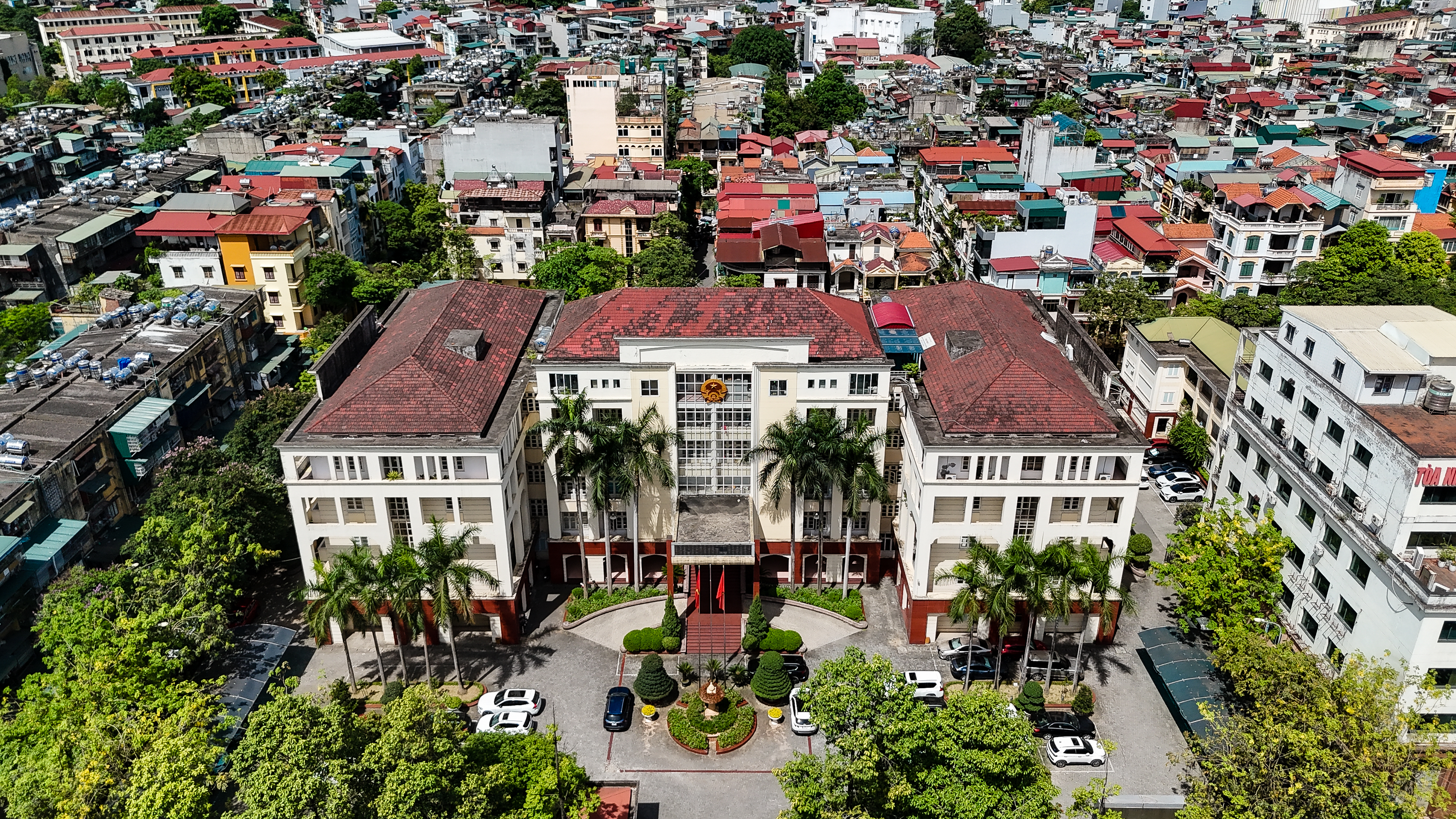 Hà Nội: Xử lý dứt điểm trụ sở, tài sản công sau sắp xếp đơn vị hành chính  - Ảnh 1.