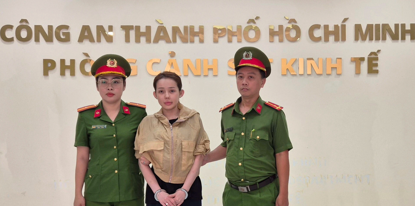 Chi tiết lời khai của Ngân 98 vừa mới bị bắt- Ảnh 1. Chi tiết lời khai của Ngân 98 vừa mới bị bắt- Ảnh 1.
