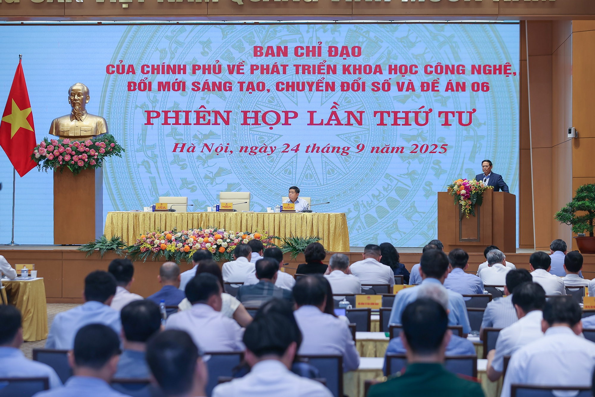 Chấm điểm hàng tháng với lãnh đạo bộ, ngành, địa phương trong chuyển đổi số - Ảnh 1.