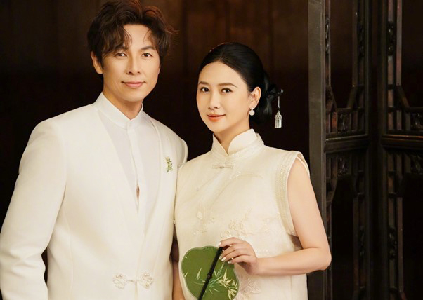 Nữ diễn viên nổi tiếng lộ hợp đồng với chồng đại gia "gây bão" mạng xã hội - Ảnh 1.