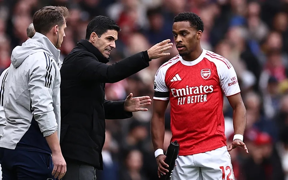 Lý do bất ngờ khiến Arsenal vội vã đàm phán hợp đồng mới với Timber - Ảnh 2. Lý do bất ngờ khiến Arsenal vội vã đàm phán hợp đồng mới với Timber - Ảnh 2.