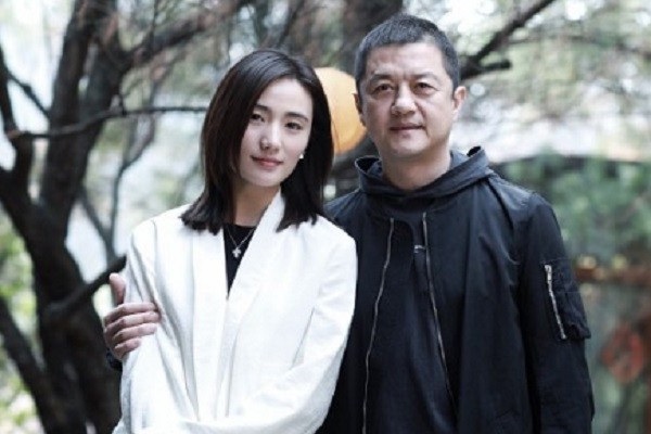 "Lệnh Hồ Xung" Lý Á Bằng ly hôn vợ kém 19 tuổi - Ảnh 1. "Lệnh Hồ Xung" Lý Á Bằng ly hôn vợ kém 19 tuổi - Ảnh 1.