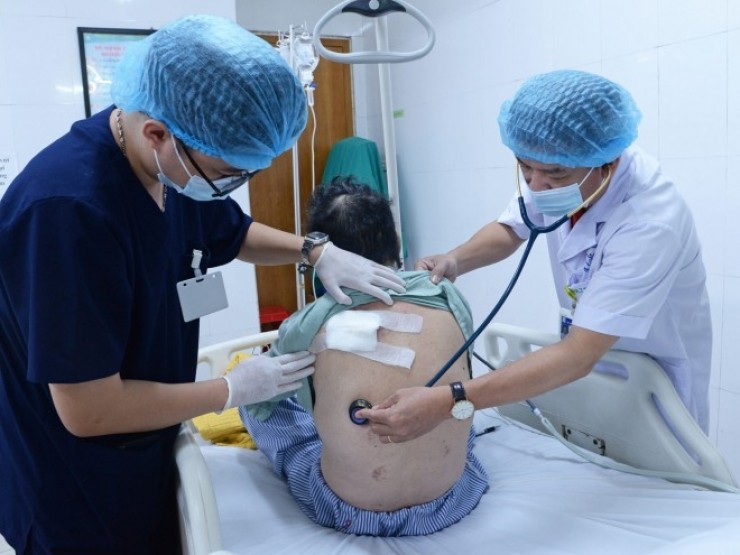 Cô gái 20 tuổi hoại tử ngón chân vì thường xuyên uống thứ nước "vạn người mê"- Ảnh 2.