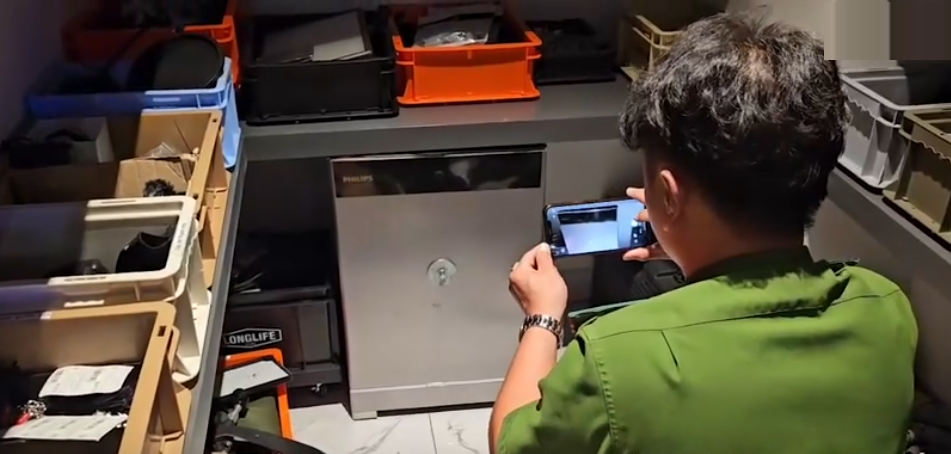 Triệu tập mẹ ruột, khám xét căn hộ cao cấp của Ngân 98- Ảnh 9. Triệu tập mẹ ruột, khám xét căn hộ cao cấp của Ngân 98- Ảnh 9.