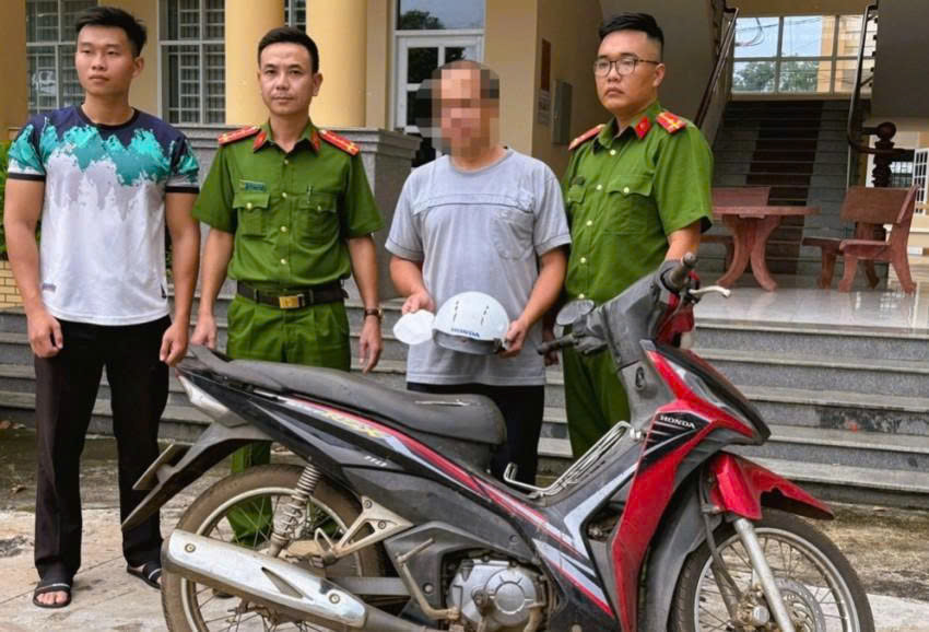 Giật vé số dù chỉ vài trăm ngàn đồng, vẫn có thể ngồi tù tới 10 năm- Ảnh 1. Giật vé số dù chỉ vài trăm ngàn đồng, vẫn có thể ngồi tù tới 10 năm- Ảnh 1.