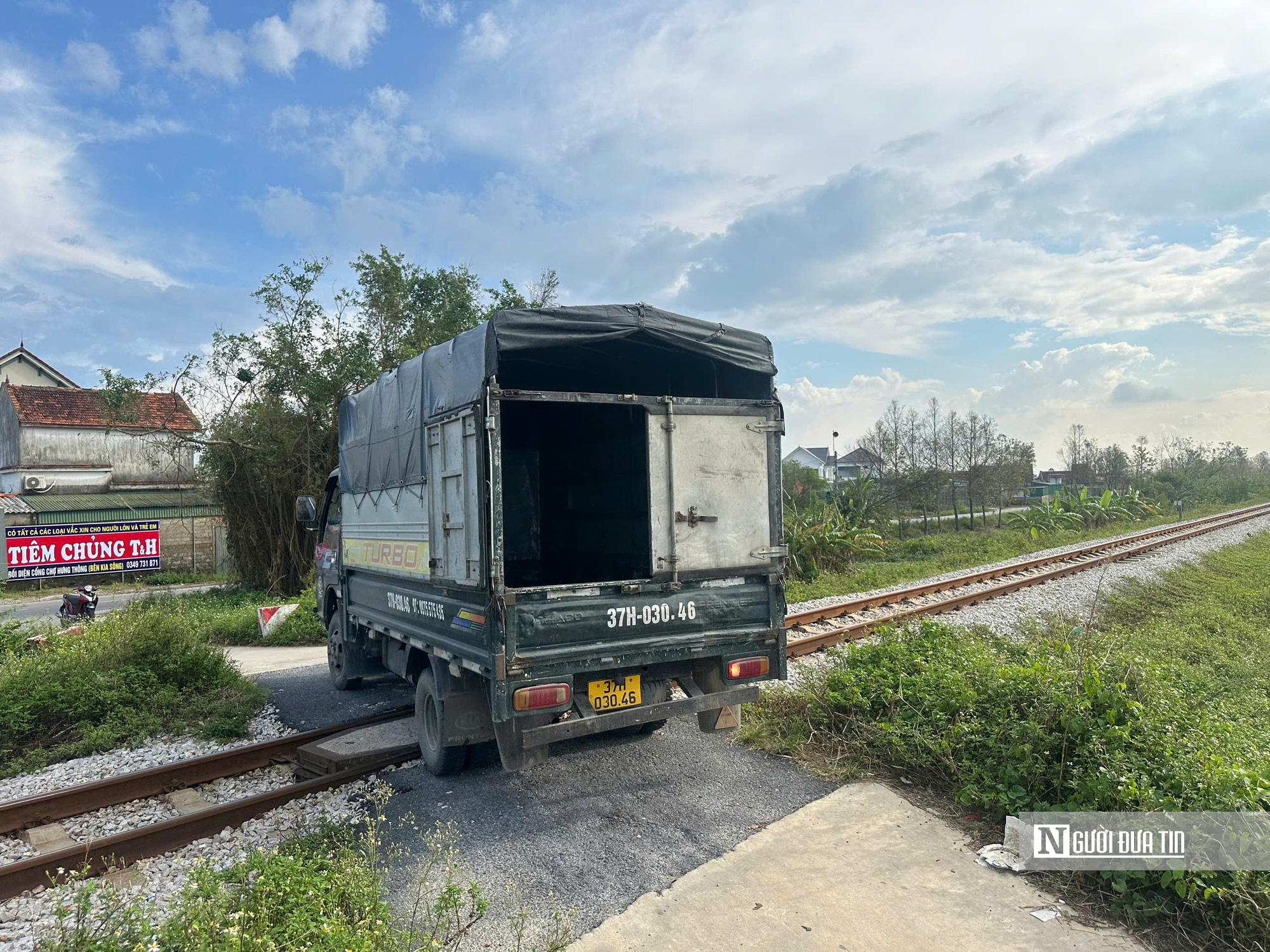 Nghệ An: Đẩy nhanh công tác rào chắn, đóng vĩnh viễn lối đi tự mở qua đường sắt Bắc - Nam- Ảnh 2. Nghệ An: Đẩy nhanh công tác rào chắn, đóng vĩnh viễn lối đi tự mở qua đường sắt Bắc - Nam- Ảnh 2.