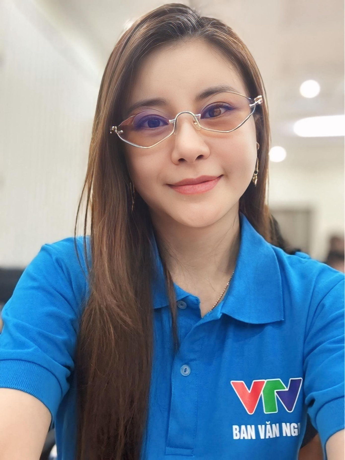 NSƯT Kim Oanh 'Sóng ở đáy sông' độc thân tuổi 50, bất ngờ thông báo rời Ban Văn nghệ VTV - Ảnh 11. Nữ diễn viên "Sóng ở đáy sông" bất ngờ thông báo rời Ban Văn nghệ VTV ở tuổi U50 - Ảnh 13.