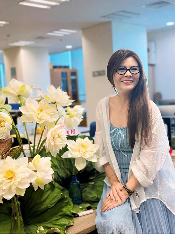 Style đời thường nữ tính trẻ trung của NSƯT Kim Oanh - Ảnh 6. Nữ diễn viên "Sóng ở đáy sông" bất ngờ thông báo rời Ban Văn nghệ VTV ở tuổi U50 - Ảnh 9.
