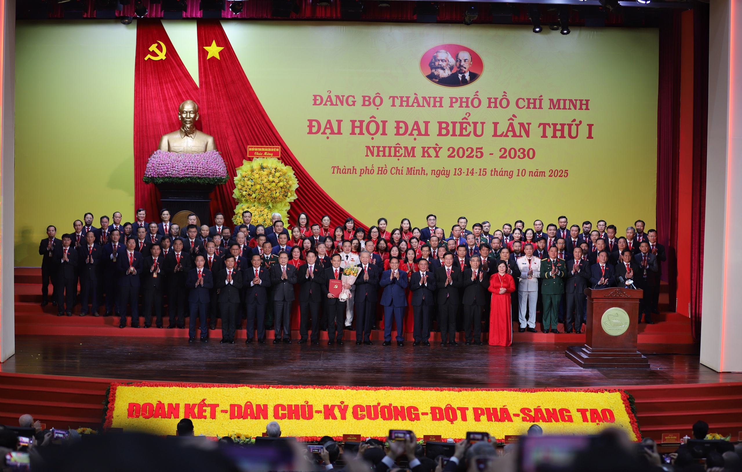 Ông Trần Lưu Quang tiếp tục làm Bí thư Thành ủy Tp.HCM nhiệm kỳ 2025-2030 - Ảnh 2.