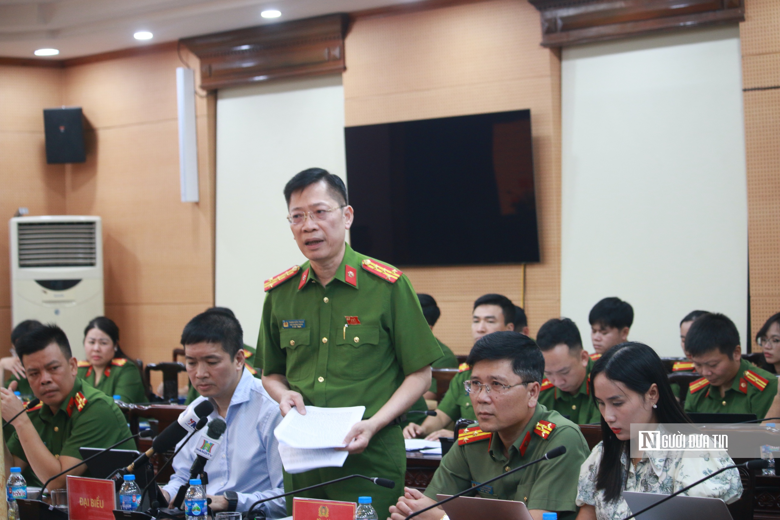 Công an Hà Nội: Shark Bình và Phương Oanh vẫn là vợ chồng, chưa có thông tin ly hôn- Ảnh 1. Công an Hà Nội: Shark Bình và Phương Oanh vẫn là vợ chồng, chưa có thông tin ly hôn- Ảnh 1.