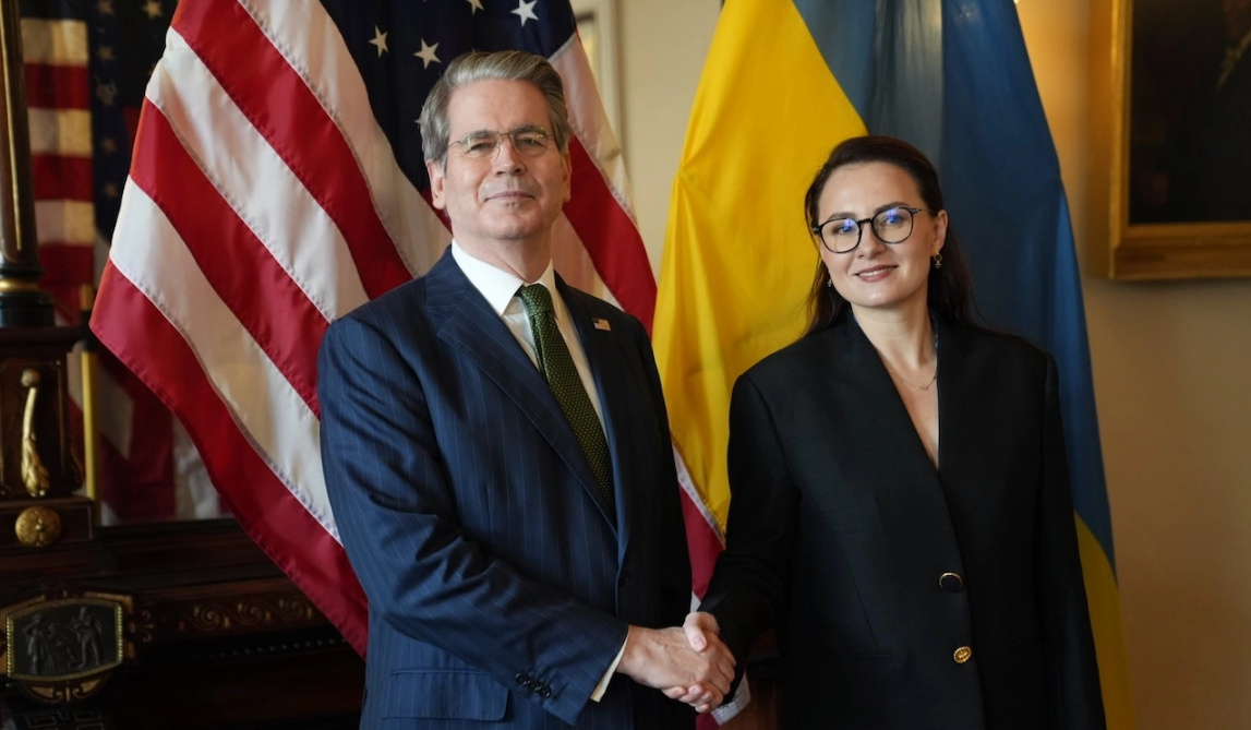 Thủ tướng Ukraine đến Washington thúc đẩy áp lực trừng phạt Nga, nhận được lời đảm bảo từ Mỹ- Ảnh 1. Thủ tướng Ukraine đến Washington thúc đẩy áp lực trừng phạt Nga, nhận được lời đảm bảo từ Mỹ- Ảnh 1.
