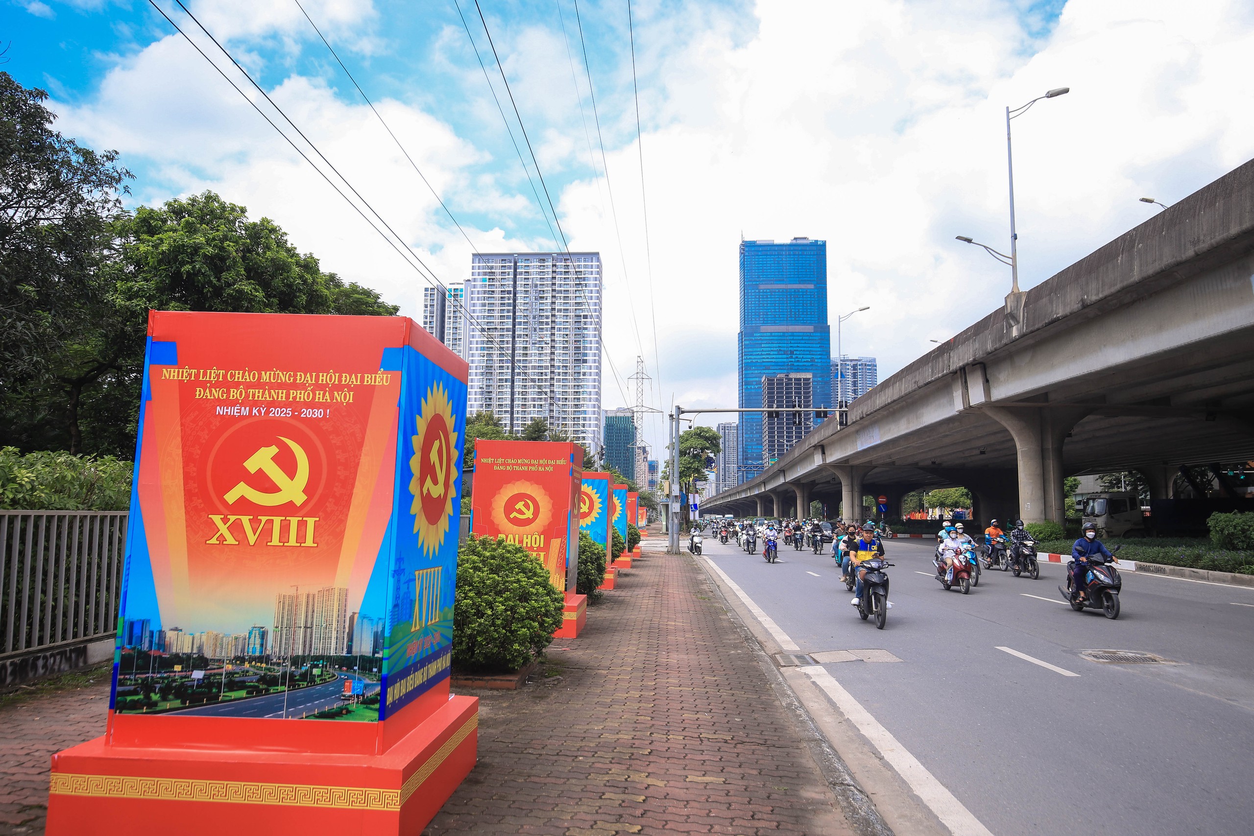 Đại hội Đảng bộ Tp.Hà Nội: Xây dựng đội ngũ cán bộ có đức, có tài, bản lĩnh - Ảnh 2. Đại hội Đảng bộ Tp.Hà Nội: Xây dựng đội ngũ cán bộ có đức, có tài, bản lĩnh - Ảnh 2.