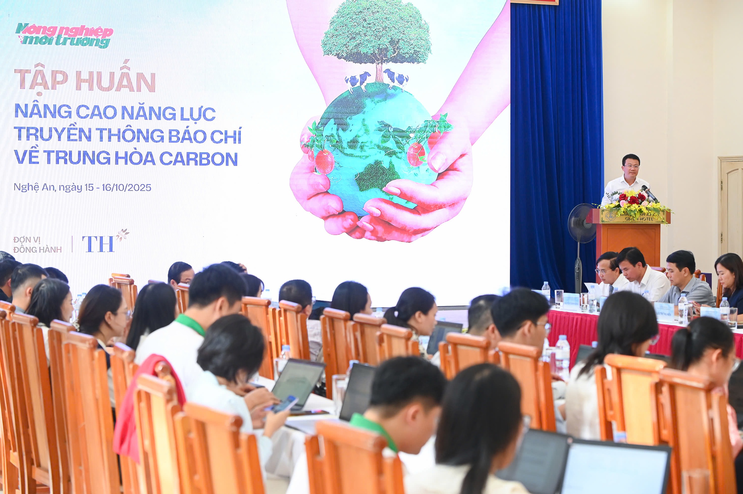 Báo chí là cầu nối truyền tải thông tin và thúc đẩy hành động vì Net Zero- Ảnh 2. Báo chí là cầu nối truyền tải thông tin và thúc đẩy hành động vì Net Zero- Ảnh 2.