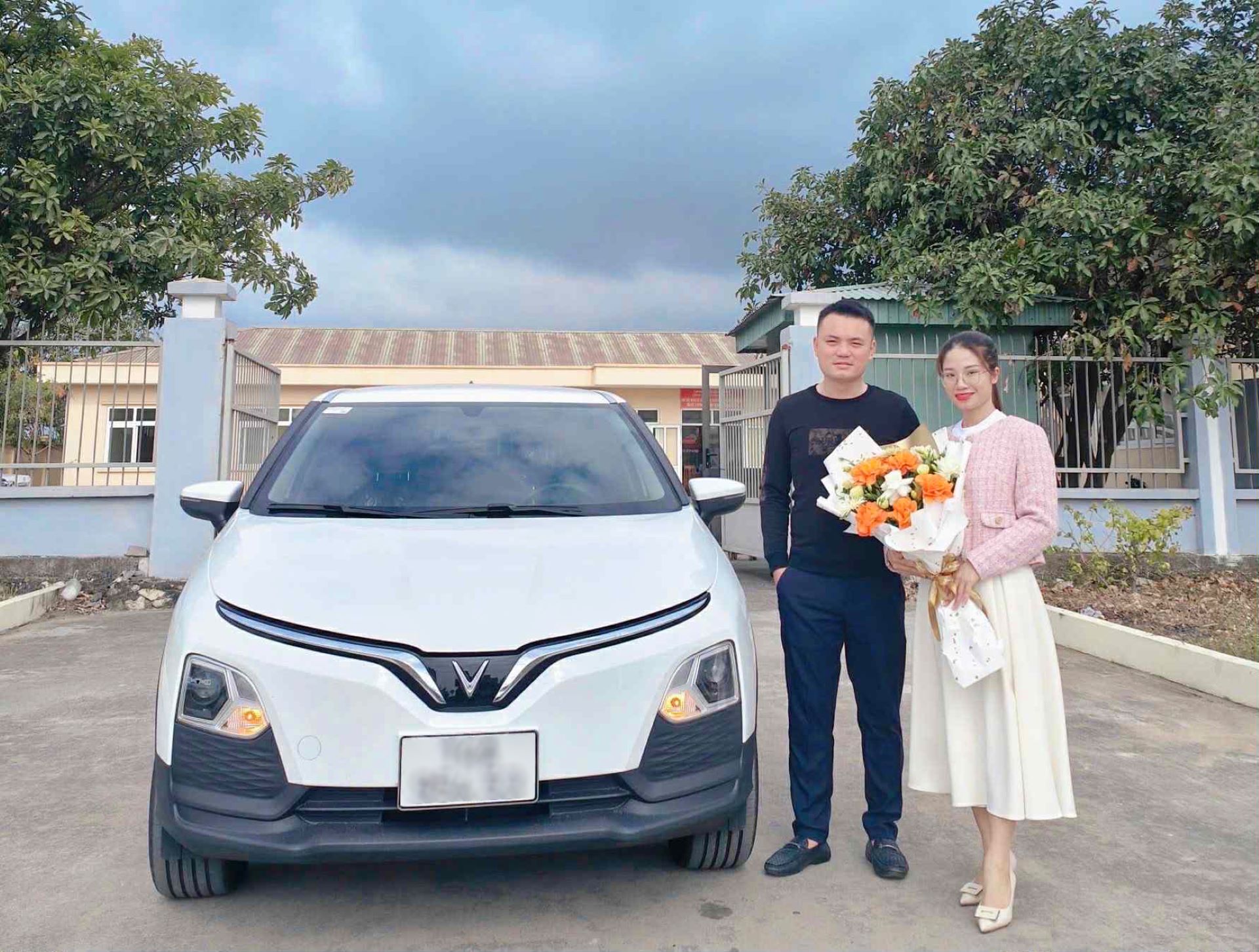Chủ xe Quảng Ninh kể chuyện hết say xe, tiết kiệm tiền triệu di chuyển mỗi tháng khi mua VinFast VF 5 - Ảnh 1.