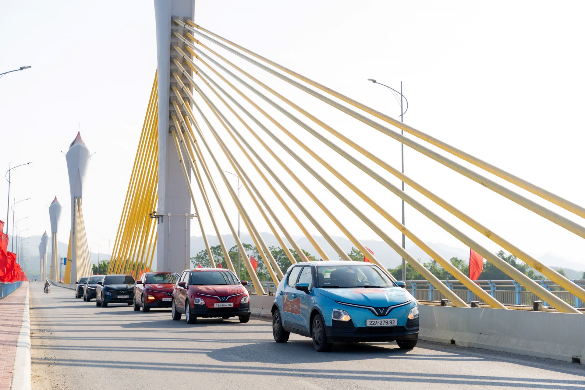 Chủ xe Quảng Ninh kể chuyện hết say xe, tiết kiệm tiền triệu di chuyển mỗi tháng khi mua VinFast VF 5 - Ảnh 2.