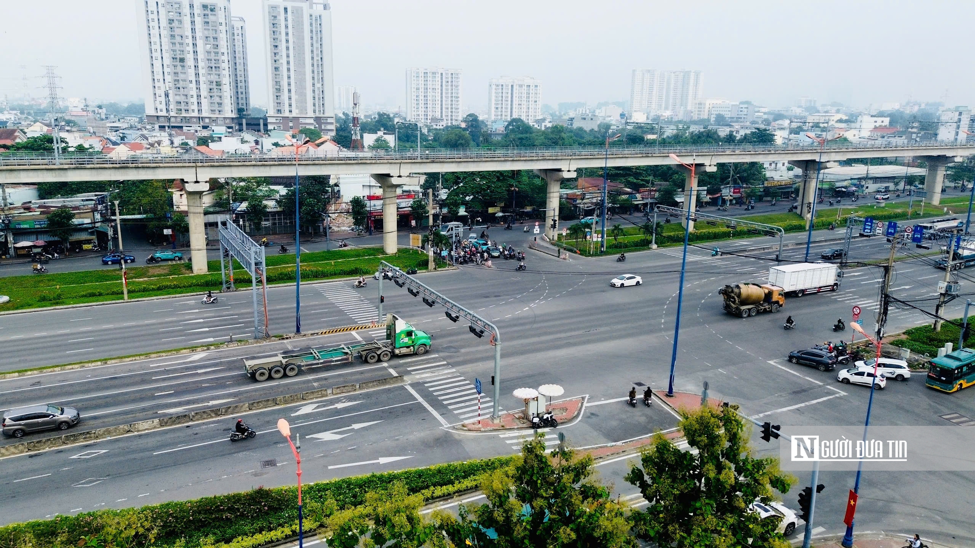 Cận cảnh nút giao thông phức tạp tại Xa Lộ Hà Nội được giải quyết - Ảnh 2.