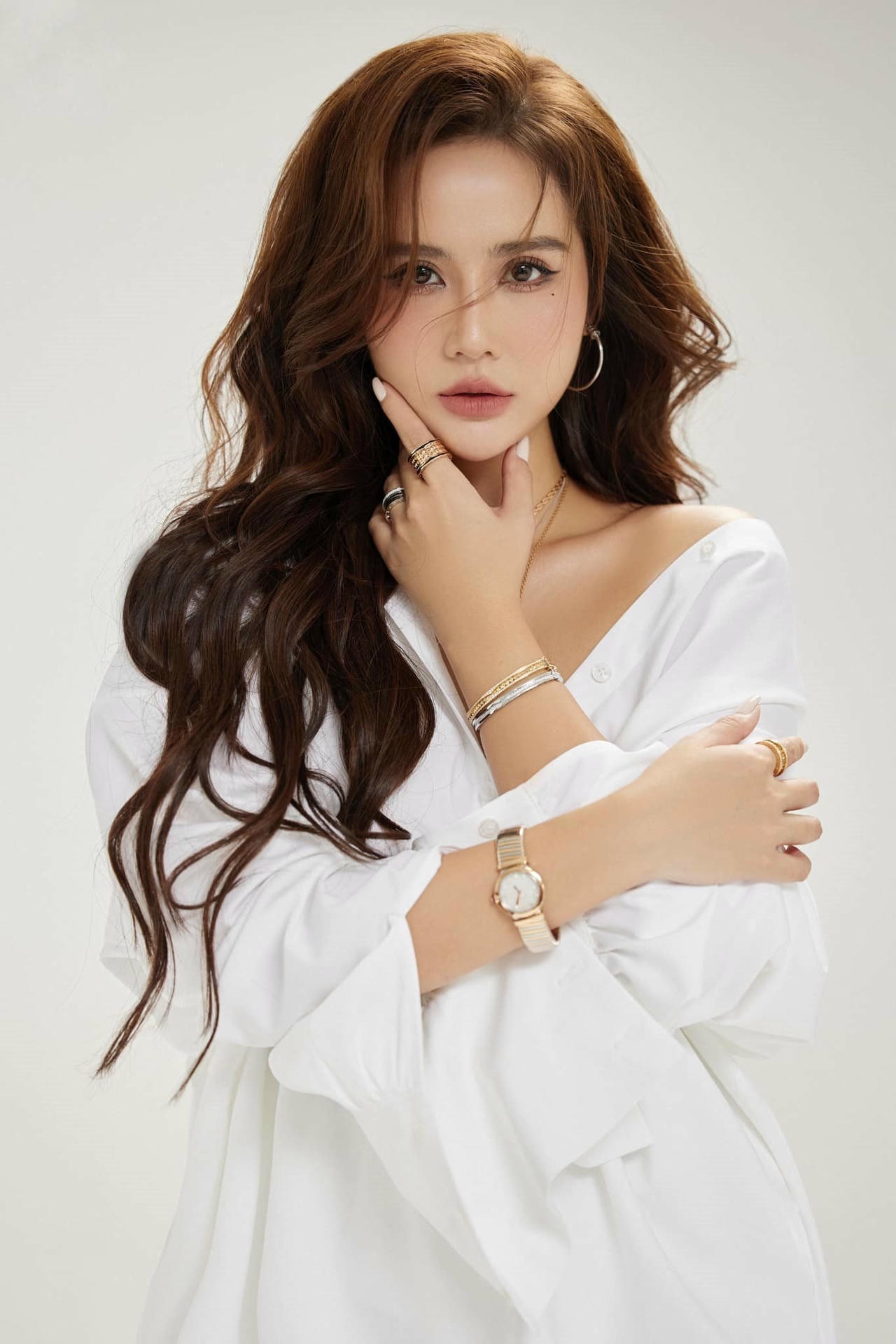 Nhan sắc cực sexy của Phan Minh Huyền sau kết phim - Ảnh 10. Mỹ nhân Vbiz: U40 làm mẹ đơn thân, sở hữu khối tài sản khủng, đang gây tranh cãi trong "Cách em một milimet" - Ảnh 13.