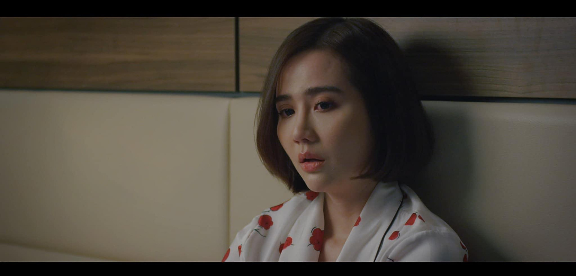 Nhan sắc cực sexy của Phan Minh Huyền sau kết phim - Ảnh 4. Mỹ nhân Vbiz: U40 làm mẹ đơn thân, sở hữu khối tài sản khủng, đang gây tranh cãi trong "Cách em một milimet" - Ảnh 3.