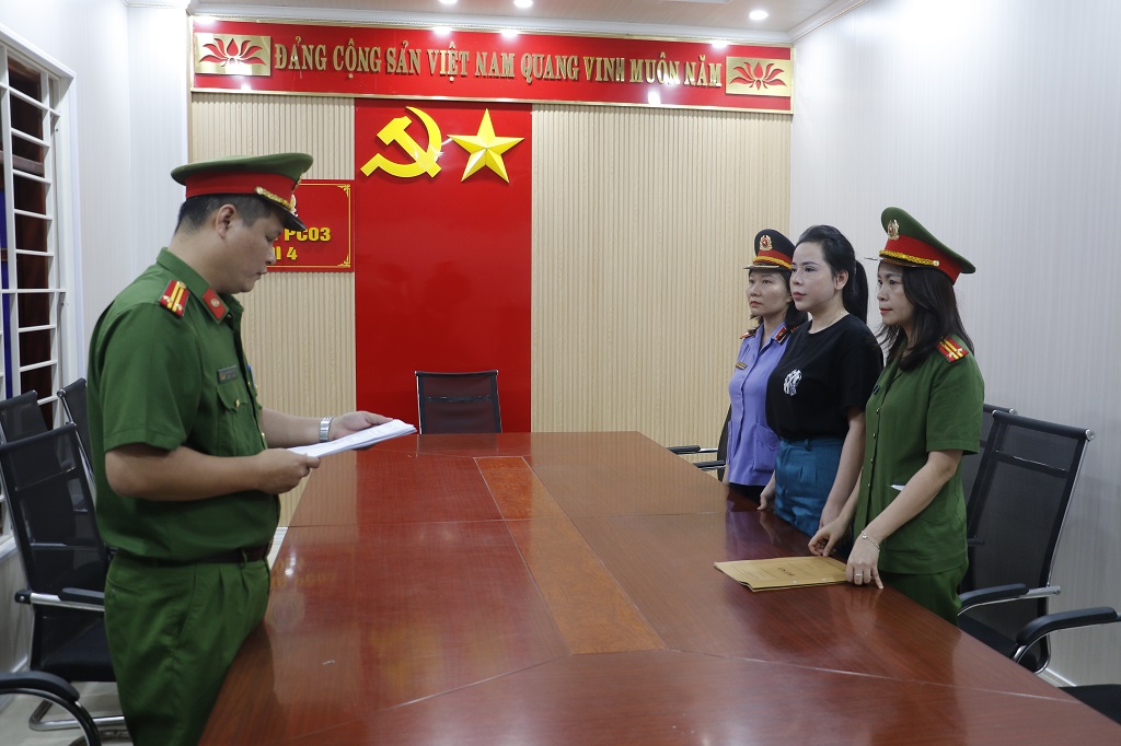 Bắt tạm giam Phùng Thị Thu Hiền- Ảnh 1. Bắt tạm giam Phùng Thị Thu Hiền- Ảnh 1.