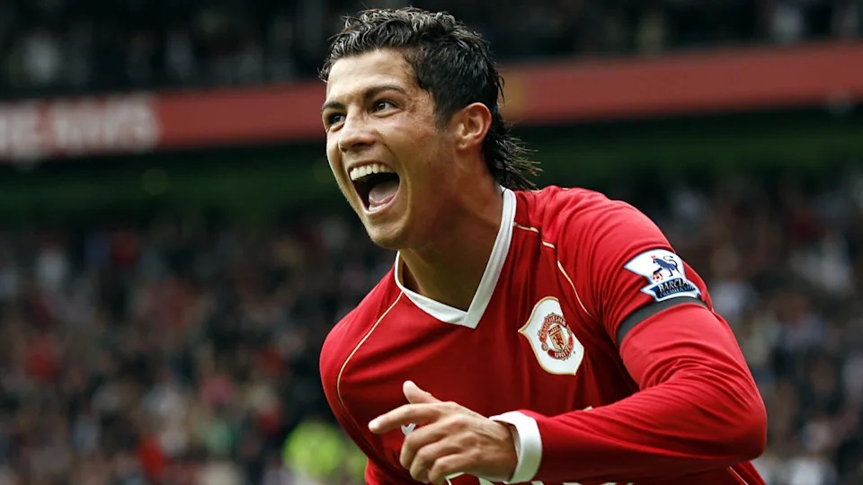 Ronaldo vẫn chưa buông bóng, có thể trở lại Man Utd theo cách khác - Ảnh 1. Ronaldo vẫn chưa buông bóng, có thể trở lại Man Utd theo cách khác - Ảnh 1.