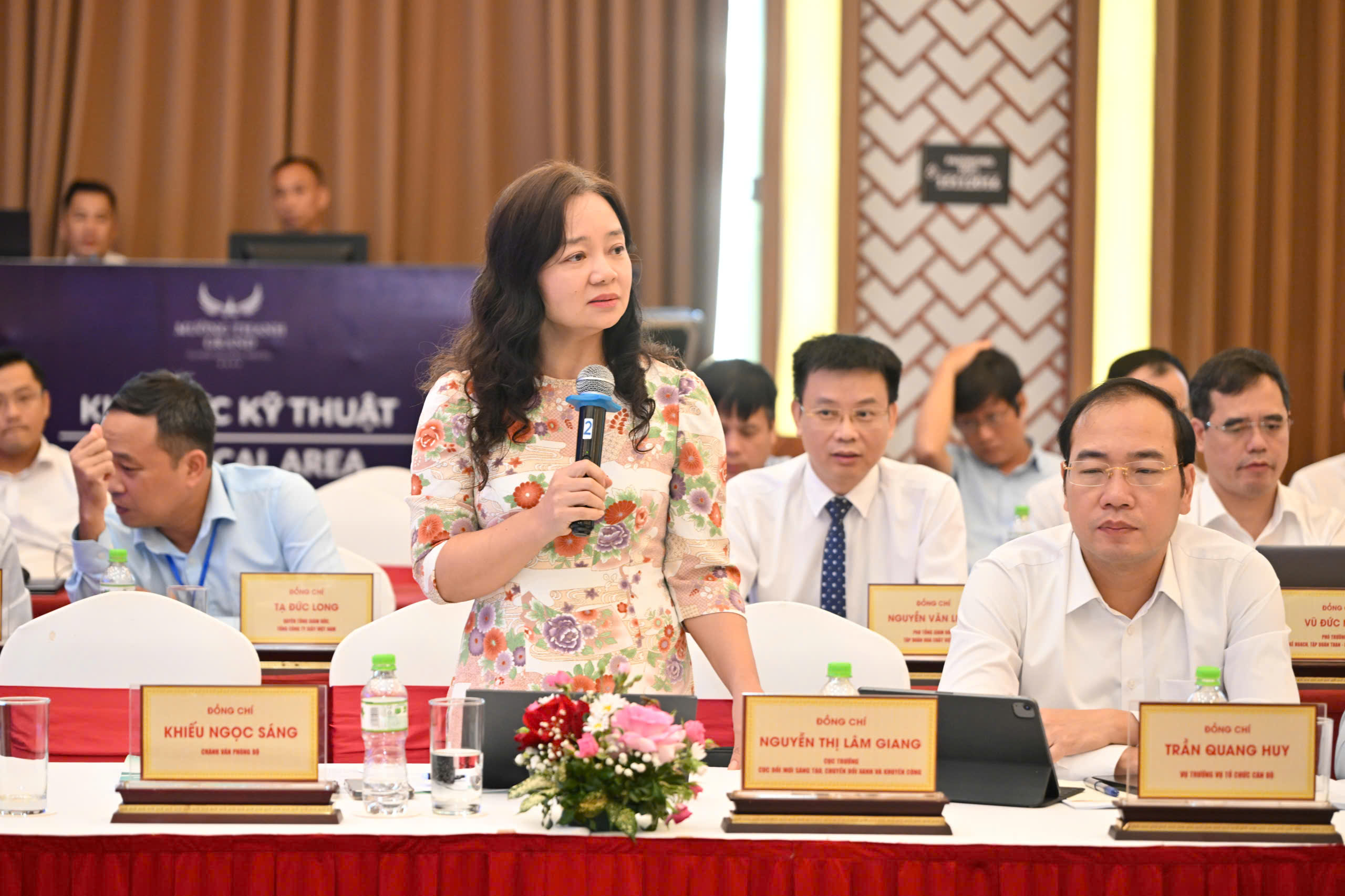 Nhiều địa phương "kêu khó" vì hạ tầng năng lượng chưa đồng bộ - Ảnh 2.