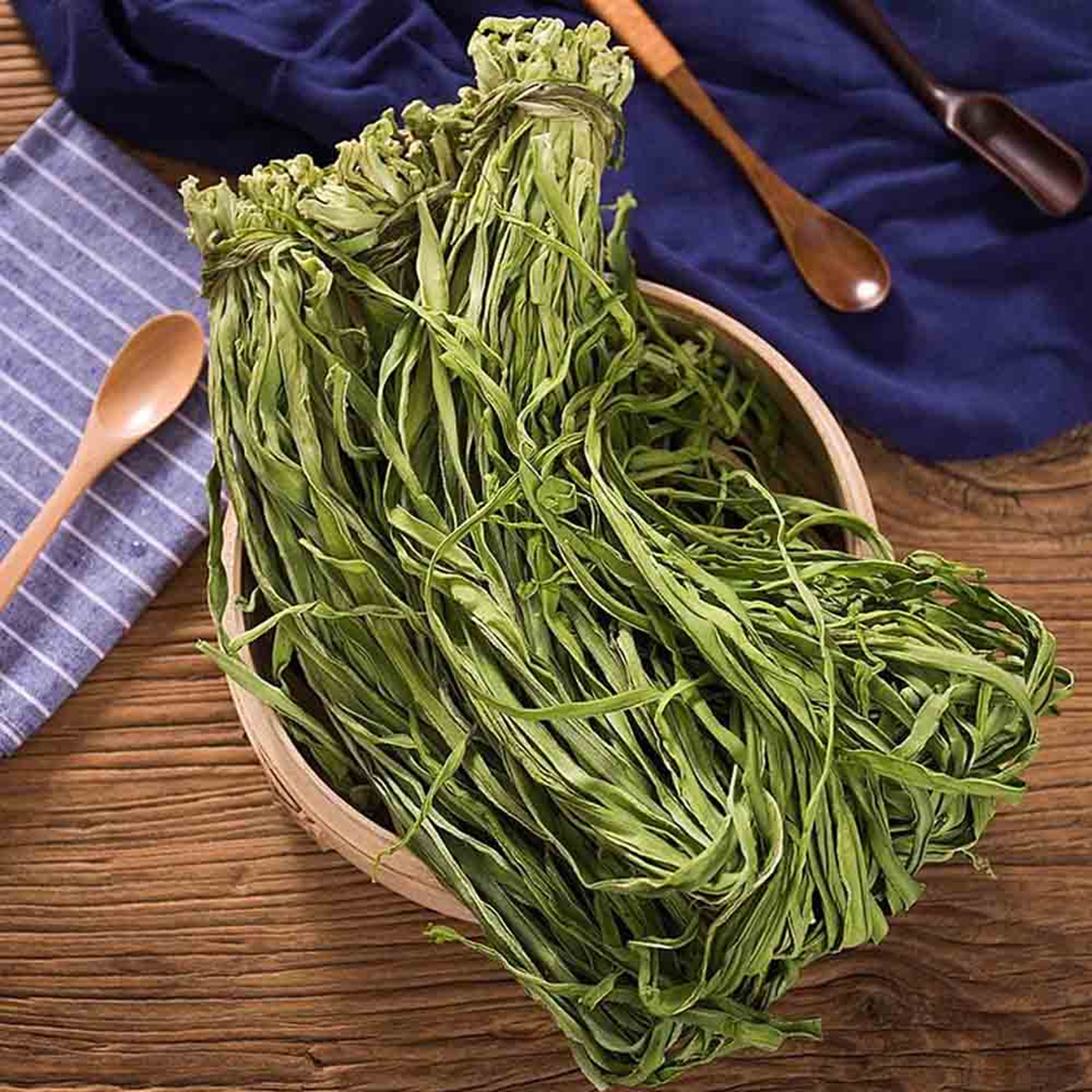 Loại rau trông như "nắm cỏ", xưa rẻ bèo nay lên tầm đặc sản giá nửa triệu/kg - Ảnh 2.