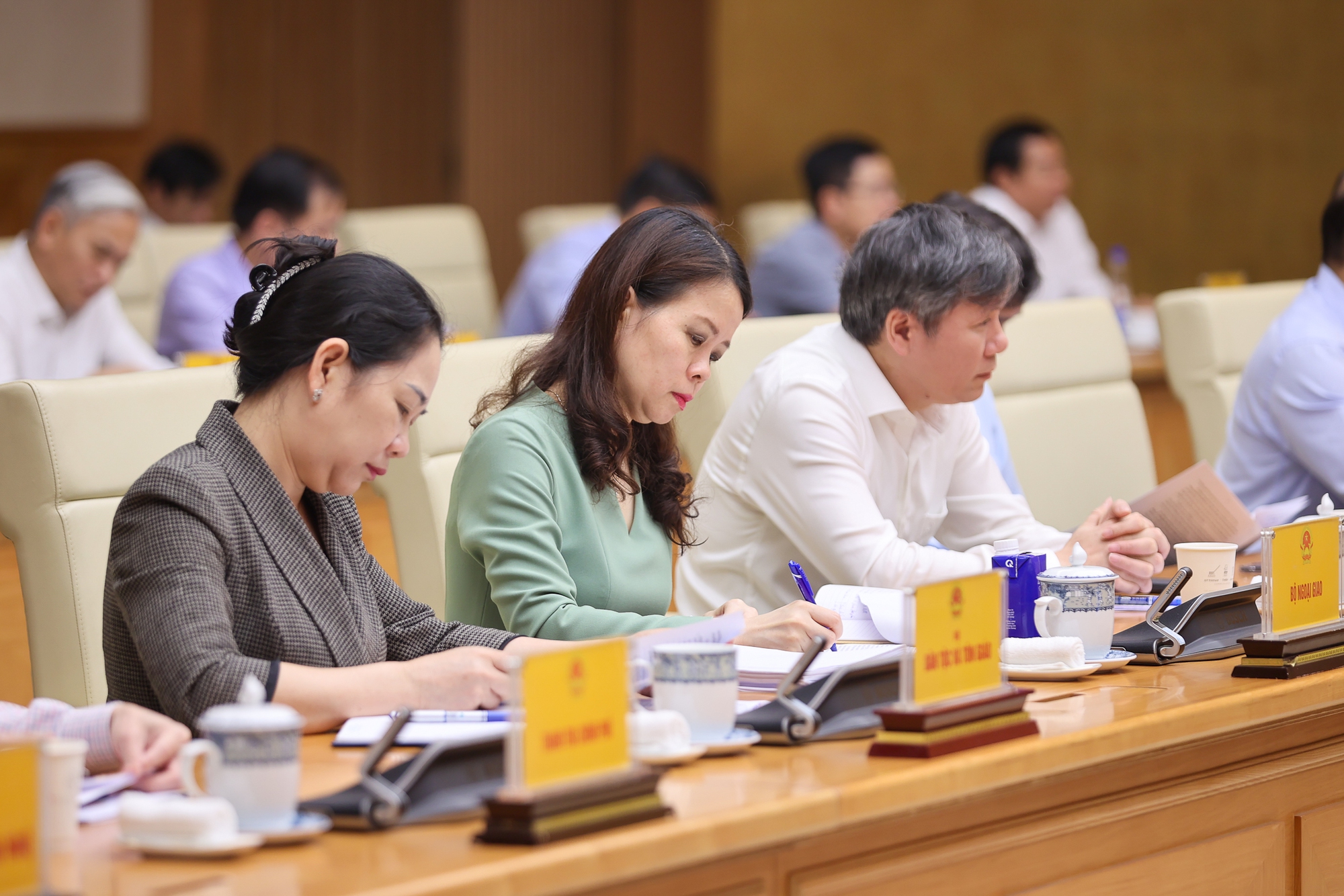 Thủ tướng: Giải ngân vốn đầu tư công vừa là chức trách nhiệm vụ, vừa là lương tâm, đạo đức công vụ của cán bộ - Ảnh 10.