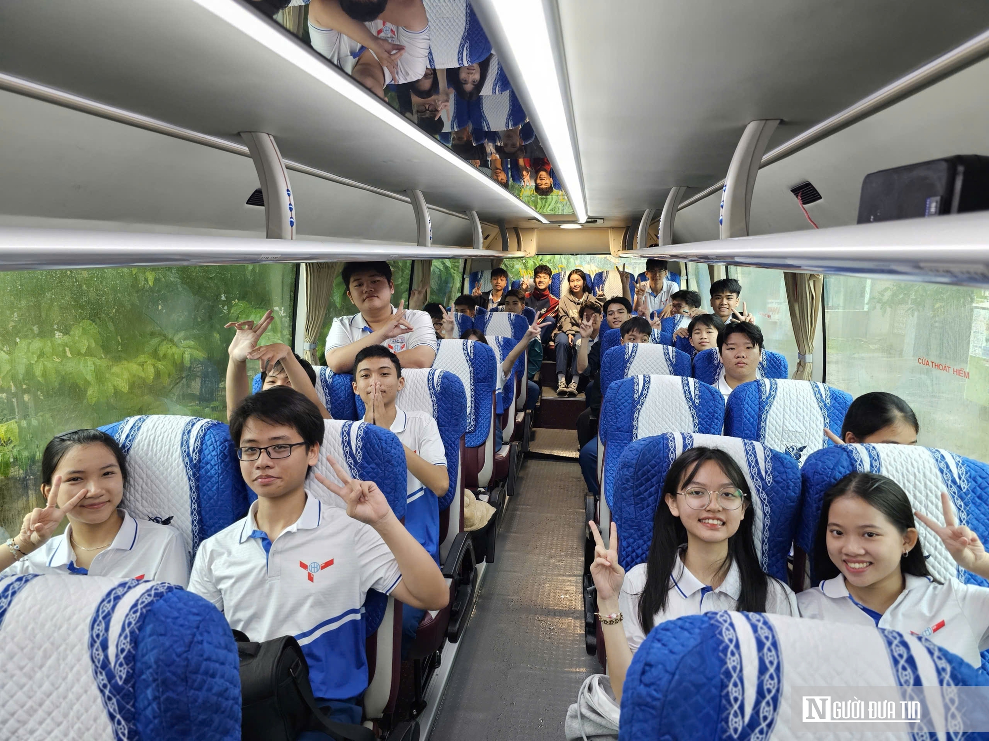 Những nụ cười tươi như hoa của các cụ bà neo đơn khi nhận quà 20/10- Ảnh 2.