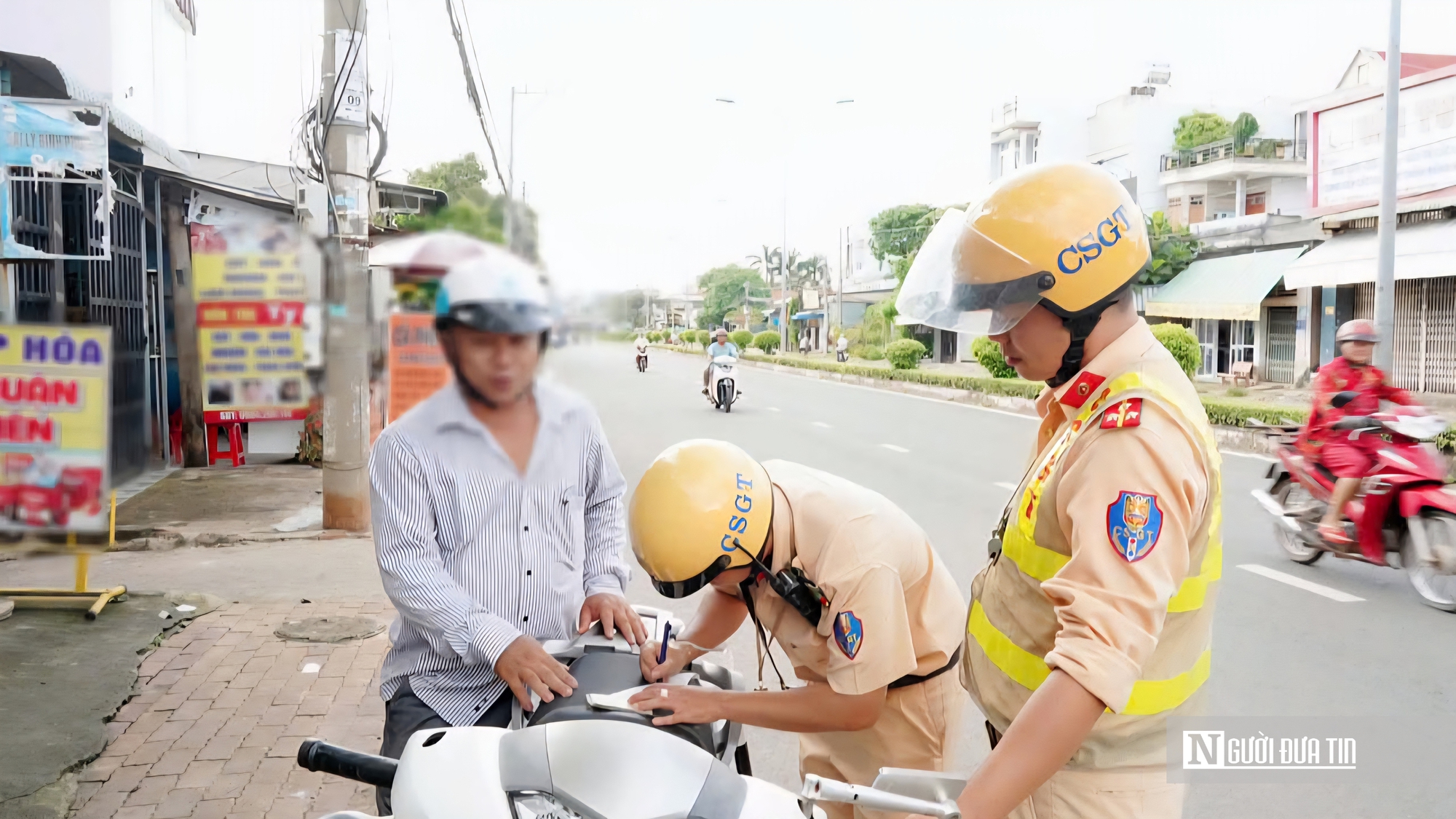 Tưởng uống ít không sao, nhiều người ở Đồng Nai "méo mặt" khi bị tước bằng lái trong đêm- Ảnh 2. Tưởng uống ít không sao, nhiều người ở Đồng Nai "méo mặt" khi bị tước bằng lái trong đêm- Ảnh 2.