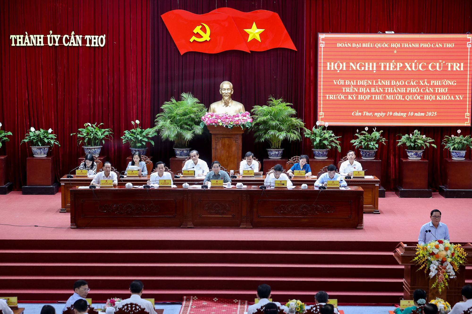 "Làm ngày làm đêm" để chuẩn bị kỳ họp Quốc hội - Ảnh 2.