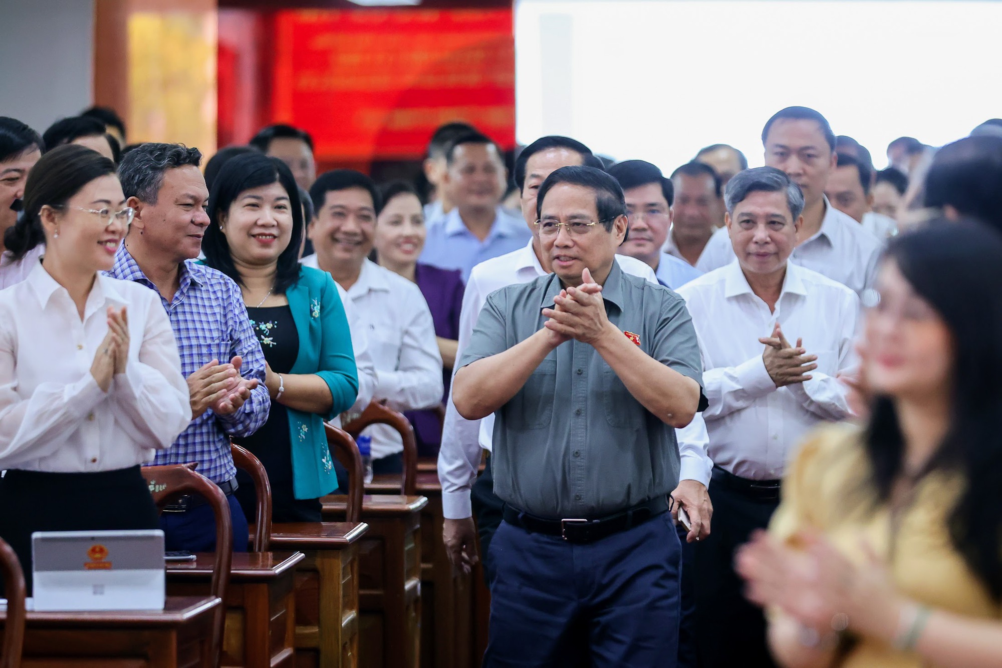 "Làm ngày làm đêm" để chuẩn bị kỳ họp Quốc hội - Ảnh 1.