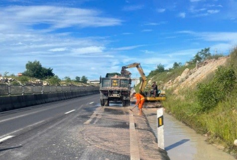 Quản lý đường bộ IV.1: Bảo đảm an toàn và thông suốt trên các tuyến quốc lộ, cao tốc - Ảnh 1.