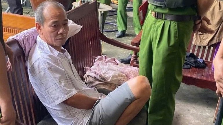 Nghẹt thở giải cứu bé gái 4 tuổi bị bố treo lên trần nhà ở Bắc Ninh - Ảnh 3.