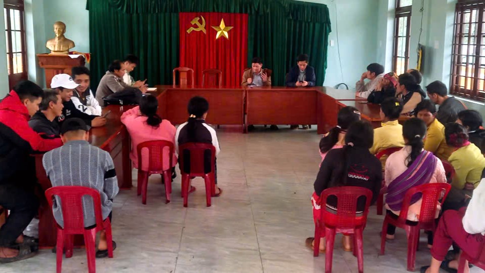 Người dân miền núi Đà Nẵng rời làng trong đêm, căng mình phòng chống bão lũ sạt lở- Ảnh 2. Người dân miền núi Đà Nẵng rời làng trong đêm, căng mình phòng chống bão lũ sạt lở- Ảnh 2.