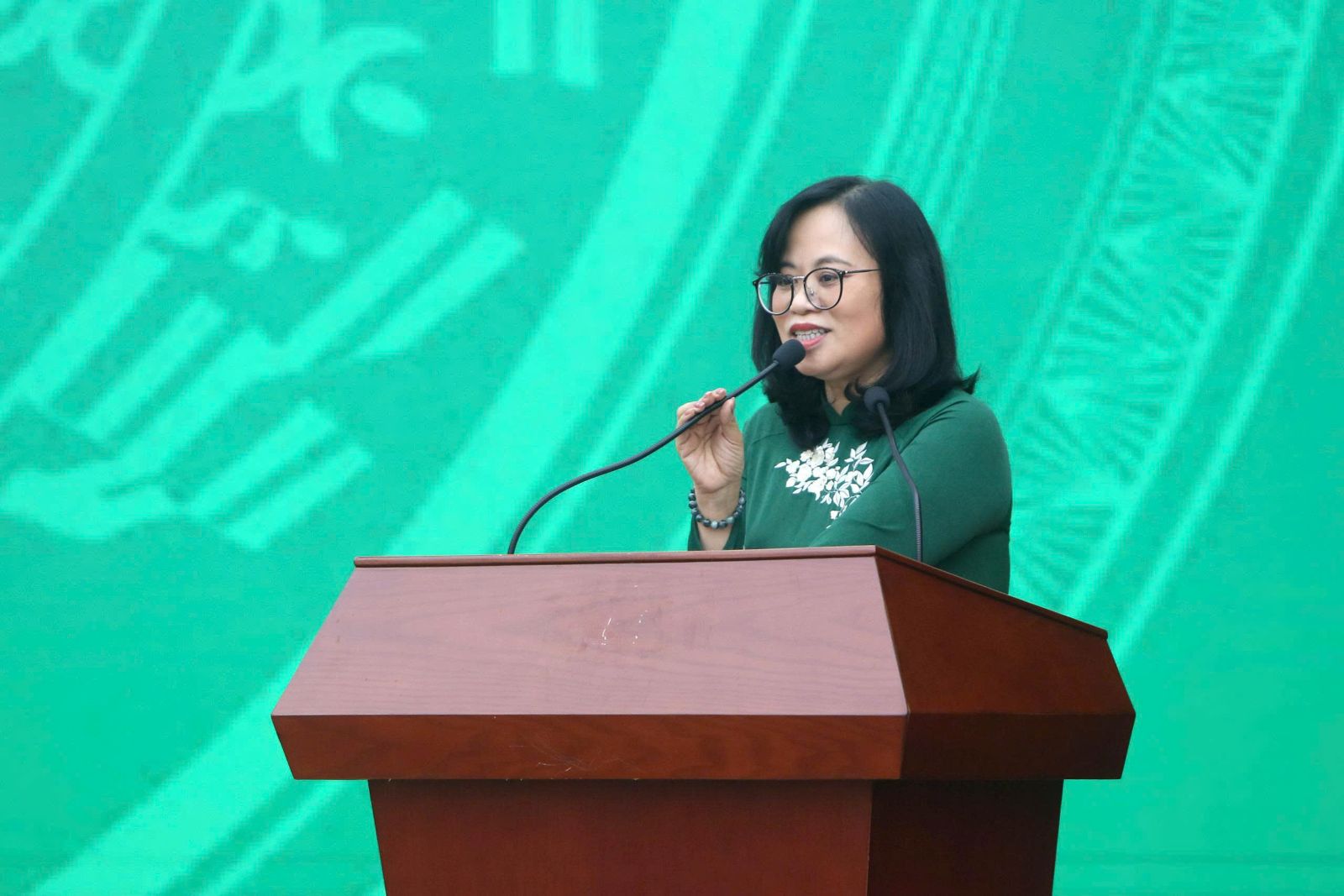 UBCKNN bổ nhiệm 2 tân Phó Chủ tịch- Ảnh 3. UBCKNN bổ nhiệm 2 tân Phó Chủ tịch- Ảnh 3.