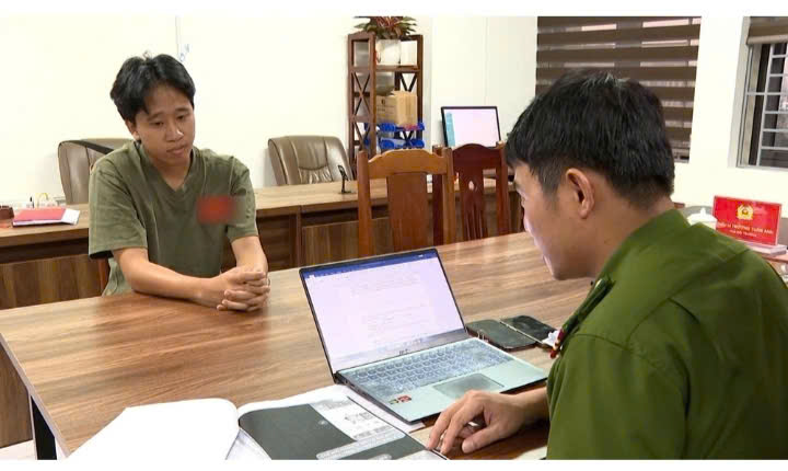Tạm giữ một thành viên của đoàn thiện nguyện Đắk Lắk để làm rõ hành vi chiếm đoạt tiền kêu gọi từ thiện- Ảnh 1. Tạm giữ một thành viên của đoàn thiện nguyện Đắk Lắk để làm rõ hành vi chiếm đoạt tiền kêu gọi từ thiện- Ảnh 1.