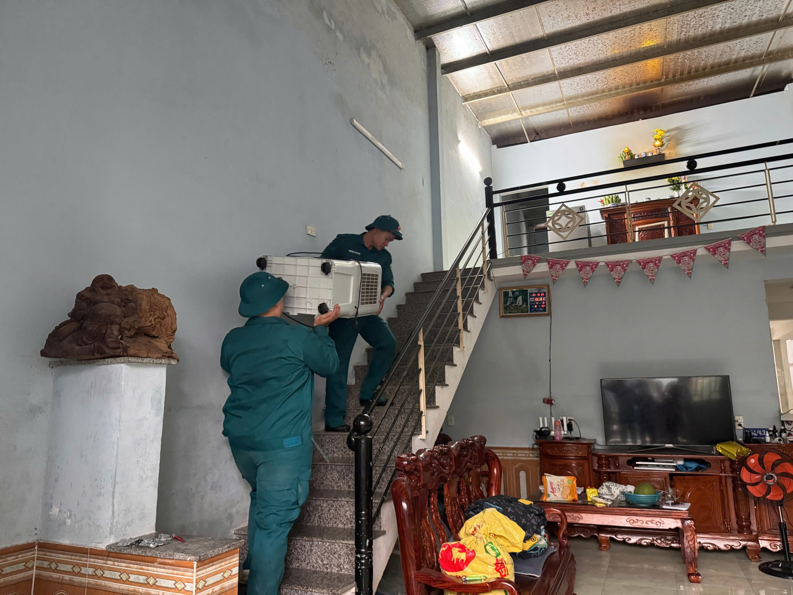 Người dân Đà Nẵng thấp thỏm lo bão lũ, chỉ mong "trời bớt dữ”- Ảnh 4.