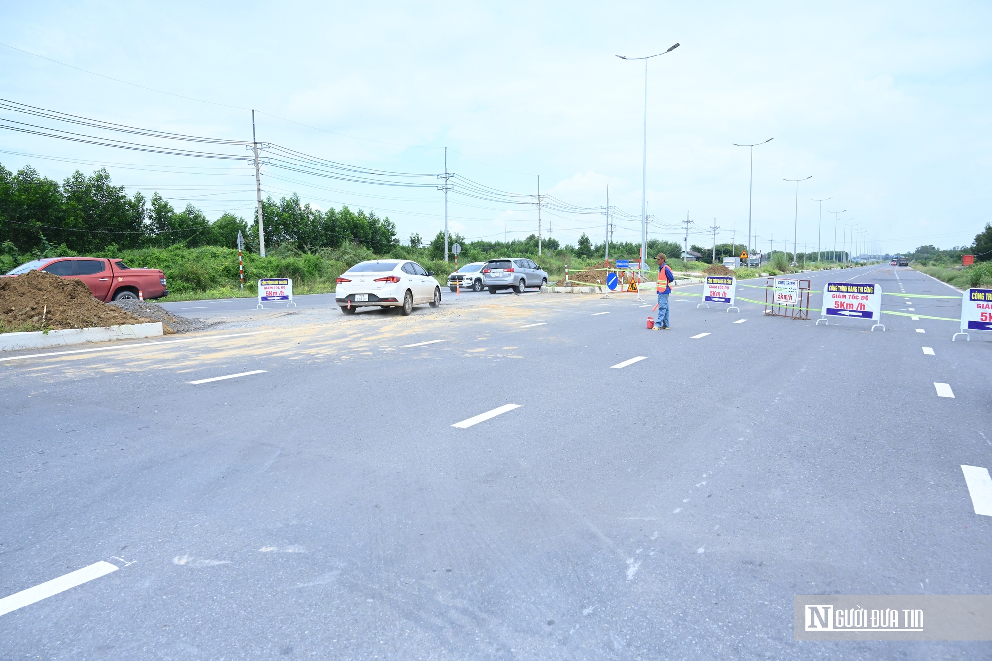 Đồng Nai khắc phục tuyến đường hơn 340 tỷ đồng mới thảm nhựa đã hư sau phản ánh của Người Đưa Tin- Ảnh 1. Đồng Nai khắc phục tuyến đường hơn 340 tỷ đồng mới thảm nhựa đã hư sau phản ánh của Người Đưa Tin- Ảnh 1.