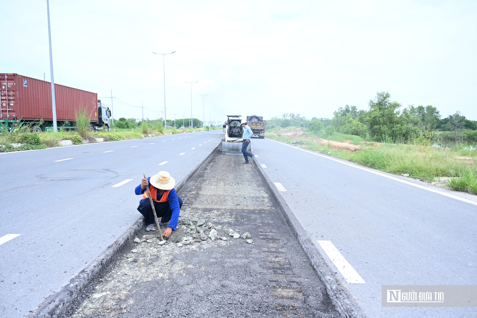 Đồng Nai khắc phục tuyến đường hơn 340 tỷ đồng mới thảm nhựa đã hư sau phản ánh của Người Đưa Tin- Ảnh 5. Đồng Nai khắc phục tuyến đường hơn 340 tỷ đồng mới thảm nhựa đã hư sau phản ánh của Người Đưa Tin- Ảnh 5.