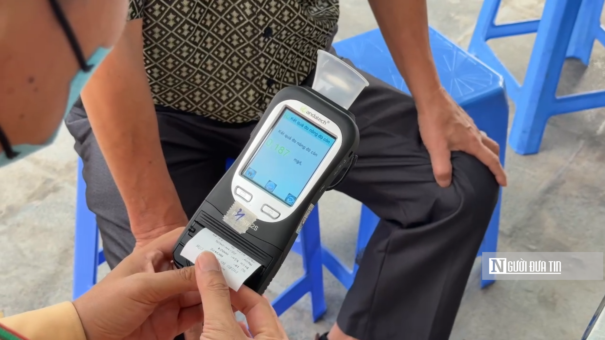 CSGT tăng cường kiểm tra nồng độ cồn nhiều trương hợp vi phạm bị xử lý nghiêm - Ảnh 5.