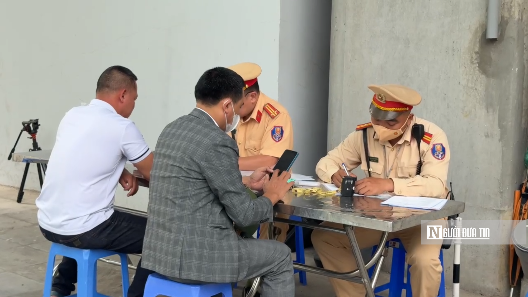 CSGT tăng cường kiểm tra nồng độ cồn nhiều trương hợp vi phạm bị xử lý nghiêm - Ảnh 6.